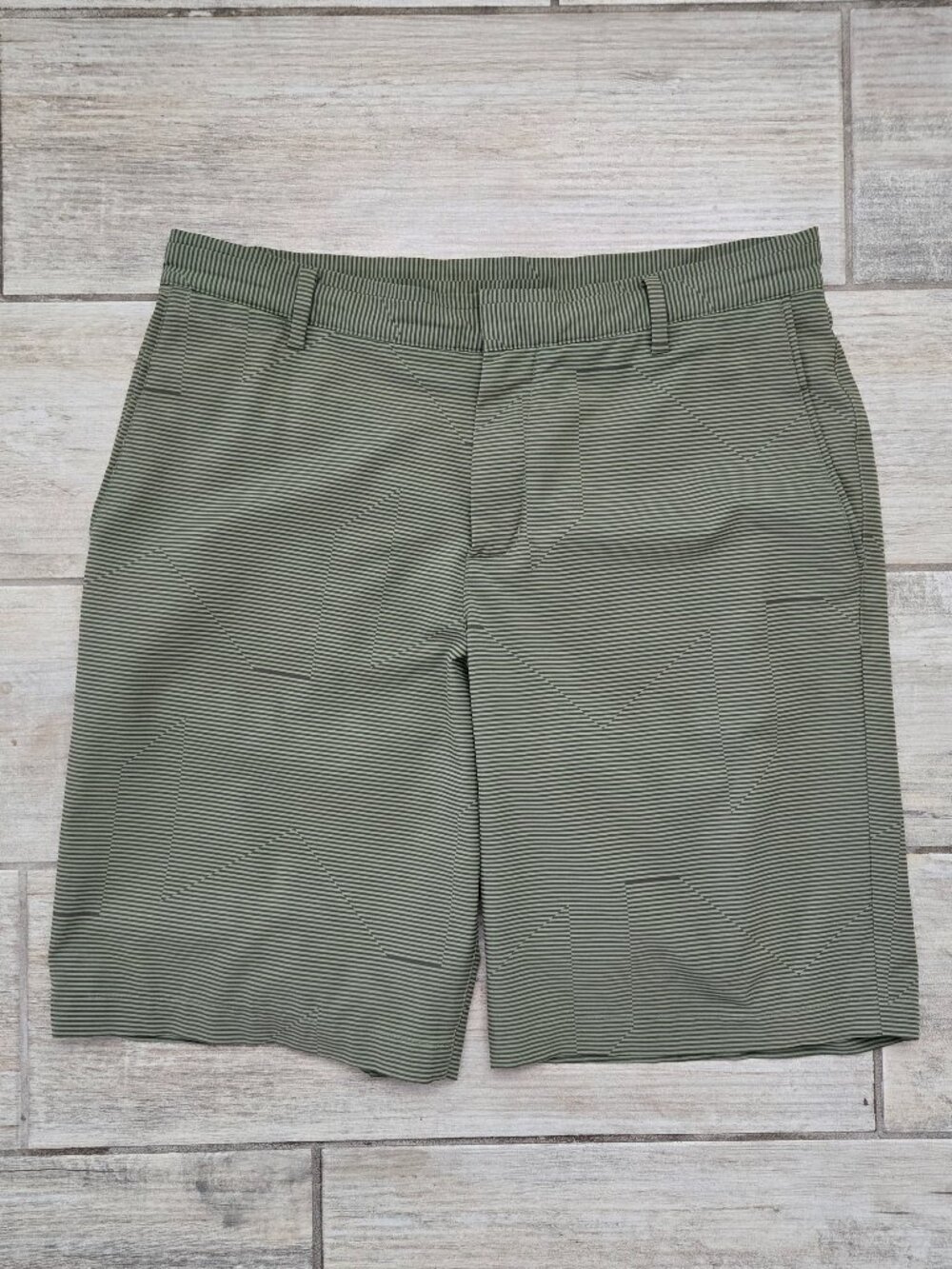 Nike Golf Standard Fit Dri Fit Performance Golf Shorts Men Green Grey Stripes 32